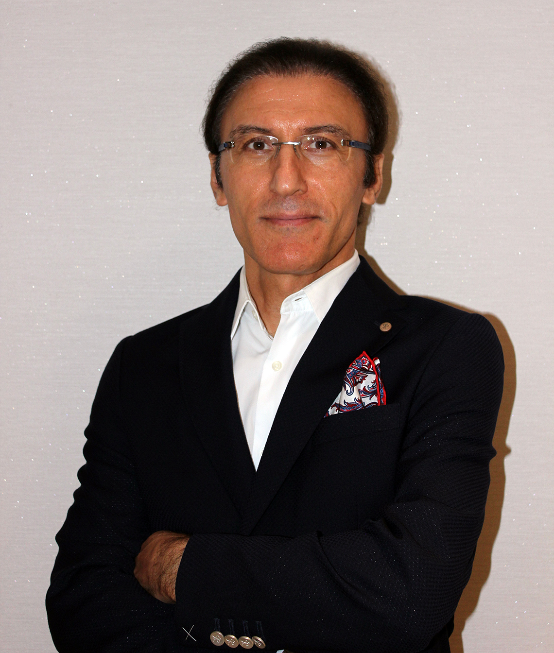 Opr. Dr. Hüseyin Sanisoğlu Kimdir ?